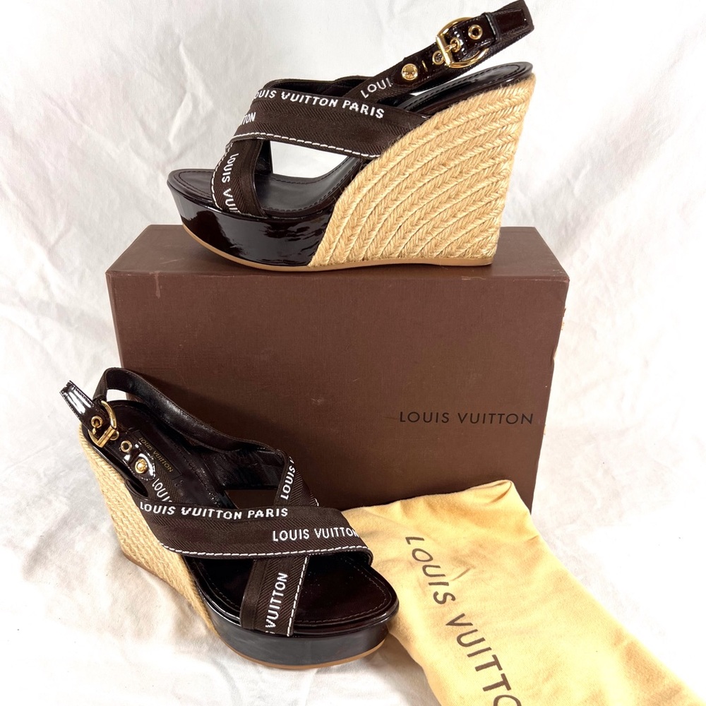 LOUIS VUITTON Brown Patent Leather Wedge Platform Sandals Made in Spain 38 8US